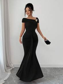 Modelyn Metallic Buckle Decor Ruched Fitted Elegant Long Dress For Women - Black - View 3