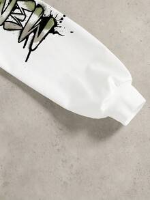 SHEIN Coolqubz 两件套时尚白色连帽衫搭配橄榄绿裤子，青少年男孩时尚穿搭。连帽衫采用绿色图案印花，面料柔软舒适，适合春秋季节，百搭校园休闲装 - 白色 - 查看 3