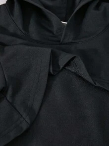 SHEIN ChillGRL Streecool 儿童休闲青少年女孩宽松街头风格牛仔印花裤、短款吊带背心、长袖连帽网眼衬衫三件套服装，时尚