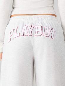 Missguided x Playboy Quần chạy bộ ống rộng màu xám pha có dây rút ở eo và họa tiết chữ màu hồng, thích hợp mặc thường ngày và thoải mái khi đi chơi - Màu Xám nhạt - Xem 3