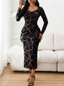 SHEIN Lady Robe ajustée avec encolure en cœur, imprimé géométrique élégant et cordon de serrage sur le côté pour femmes