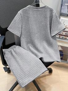 SHEIN 两件套男童休闲可爱图案纹理面料圆领短袖短裤套装，适合通勤、上学、日常休闲穿着、运动、春夏穿着。 - 淺灰色 - 查看 2