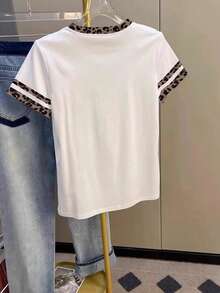 Resyla Classic Khaki Leopard-Print Striped Women's White T-Shirt Simple Knight Print Design Perfect For Summer Fashion T-Shirt Stylish T-Shirt Sibling Gift Sister Gift Mom Gift Mother's Day Gift Casual Yet Fashionable Top - White - View 2