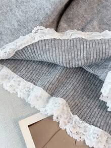 GlowEve CURVE Cárdigan de punto con cuello redondo, manga larga y botones, con ribete de encaje para mujer de talla grande - Gris - Ver 8