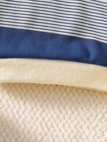 SHEIN Nueva llegada de otoño Ropa casual para bebé recién nacido con parte superior a rayas de color contrastante, bordado de oso lindo, suave y acogedor, con botones en el hombro fácil de poner y quitar - Azul - Ver 7