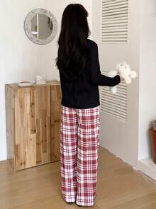 SHEIN 两件套少女休闲可爱爱心格纹蝴蝶结圆领长袖T恤搭配格纹蝴蝶结宽松睡裤，舒适时尚，适合返校季及秋冬季穿着。 - 紅色 - 查看 2