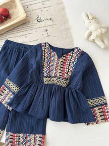 SHEIN 女婴休闲碎花上衣和裤子套装（2件套），适合春夏季节、居家、户外、旅行、聚会、日常穿着。 - 彩色 - 查看 8