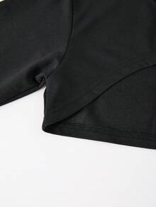 SHEIN ChillGRL Streecool 儿童休闲青少年女孩宽松街头风格牛仔印花裤、短款吊带背心、长袖连帽网眼衬衫三件套服装，时尚