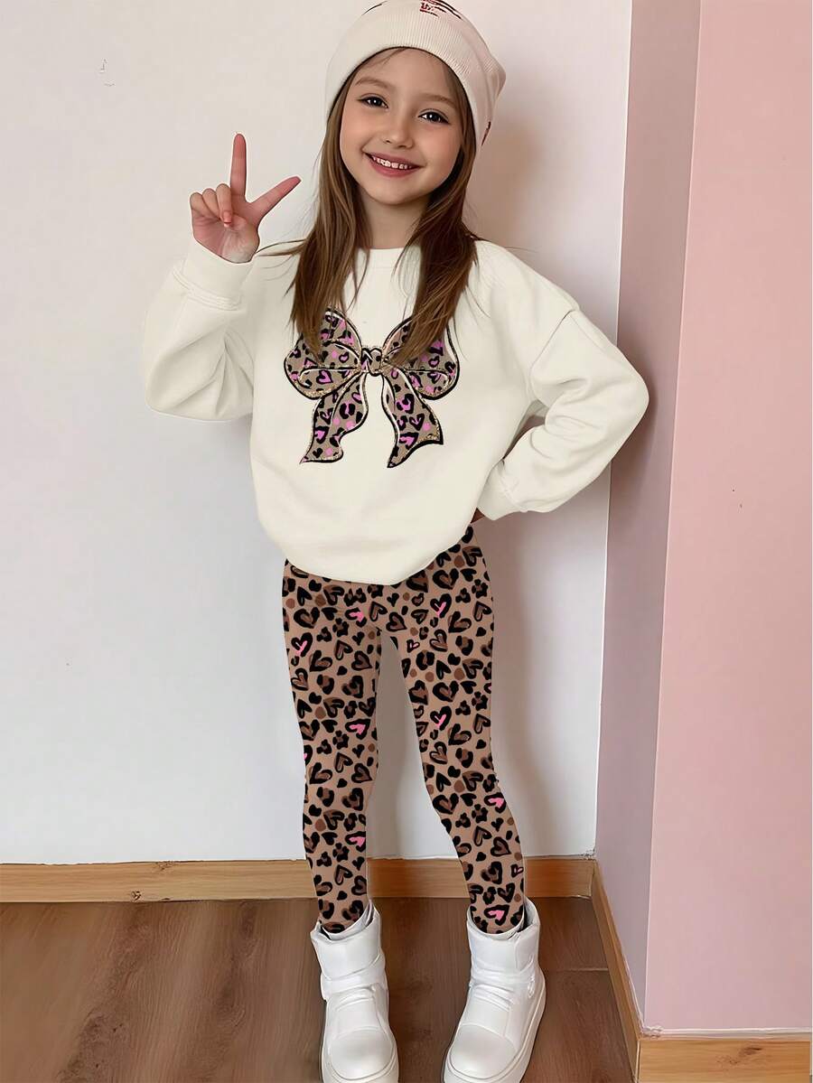 SHEIN Leap Crew 两件套少女休闲宽松加厚柔软舒适圆领长袖卫衣和打底裤，象牙色，豹纹亮片蝴蝶结图案，适合秋冬季穿着 - 彩色 - 查看 1