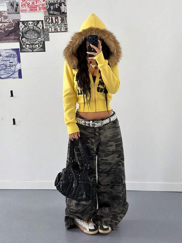 StreetHx Women's Grey Thermal Lined Black Graffiti Letter Print Ombre Fur Collar Fitted Short Hooded Sweatshirt Sweatshirt, Autumn/Winter Y2k Katseye