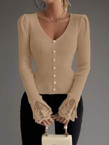 EMERY ROSE 法式蕾丝拼接V领修身泡泡袖针织毛衣，饰有珍珠，长袖 - 卡其色 - 查看 3