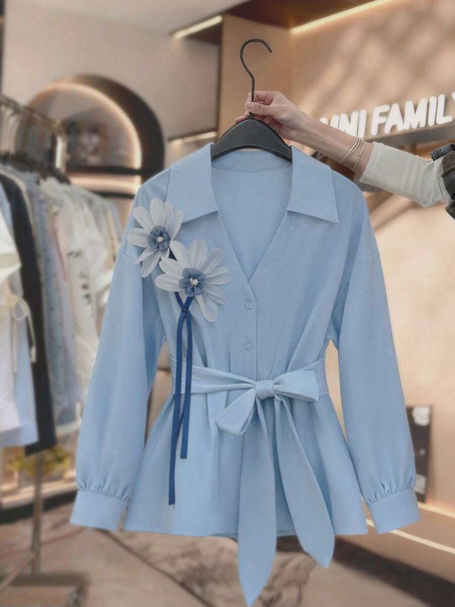 GlowEve CURVE 大码女式长袖衬衫,3D立体花卉装饰,腰部系带,秋冬款 - 藍色 - 查看 1