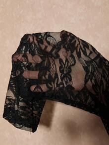 Cravure Maglietta nera senza maniche con spalle scoperte, taglie forti, con inserti in pizzo e rete, spalline ricamate, elegante top nero, sexy e snellente, alla moda e raffinato, adatto per uscite quotidiane, appuntamenti, raduni/feste, bar, adatto per autunno e primavera