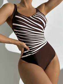 SHEIN Swim 1件装女士条纹印花圆领宽肩带简约休闲连体泳衣 - 咖啡棕 - 查看 4