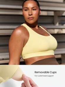 GLOWMODE FeatherFit™ 多交叉肩带可调节搭扣后背运动文胸，适合低强度运动、瑜伽、日常穿着，可拆卸胸垫 - French Vanilla - 查看 3