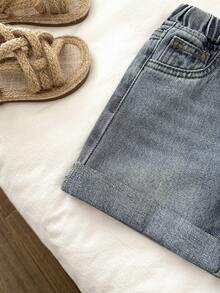 SHEIN Quần short jean denim màu xanh dương kiểu cổ điển, mềm mại, dễ thương cho bé trai, có dây rút ở eo và túi, thích hợp mặc hàng ngày và đi học, phong cách đường phố, Giáng sinh, Năm mới, bộ sưu tập thời trang, quần short jean, quần short jean denim cho bé 2 tuổi, phong cách thường ngày, quần jean họa tiết, quần short denim họa tiết thập niên 2000, thích hợp cho Lễ tình nhân, đi biển, dự tiệc, kỳ nghỉ. - Rửa nhẹ - Xem 5