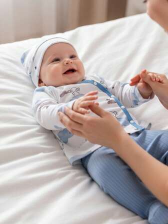 3件套新生儿婴儿蓝色系列可爱卡通云朵动物印花长袖裤子和帽子家居用品套装