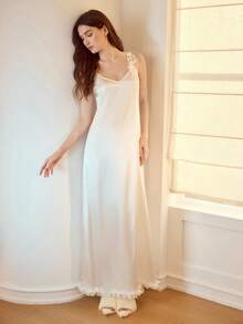 MOTF PREMIUM 缎面花边吊带睡裙