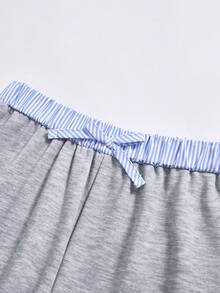 SHEIN ChillGRL 2件套秋冬少女宽松休闲拼接撞色二合一衬衫式V领短款卫衣搭配宽松休闲阔腿撞色拼接裤套装，适合日常、通勤、休闲、度假、聚会、街拍等场合。 - 淺灰色 - 查看 7