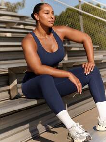 GLOWMODE FeatherFit™ 多交叉肩带可调节搭扣后背运动文胸，适合低强度运动、瑜伽、日常穿着，可拆卸胸垫 - Dark Blue - 查看 6