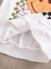 SHEIN 2 件/套青少年男孩时尚白色连帽衫搭配橄榄绿色裤子，是青少年男孩的时尚服装，连帽衫采用绿色图案印花，面料柔软舒适，适合春秋季穿着，适合上学、郊游等。 - 軍綠色 - 查看 9