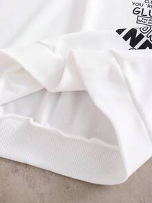 SHEIN Coolqubz 2 件/套青少年男孩时尚白色连帽衫搭配橄榄绿色裤子，是青少年男孩的时尚服装，连帽衫采用绿色定位印花，面料柔软舒适，适合春秋季穿着，适合上学、郊游等多种场合。 - 軍綠色 - 查看 9