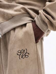 SUMWON Bộ quần áo hoodie có khóa kéo họa tiết da lộn và quần nỉ dáng suông có túi giữa cho phong cách dạo phố thường ngày - Màu Khaki - Xem 7