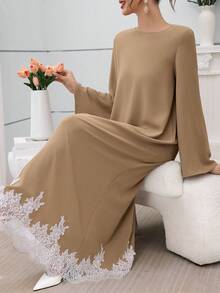 Al Najma 优雅圆领喇叭袖撞色蕾丝长款阿巴雅连衣裙 - 卡其色 - 查看 6