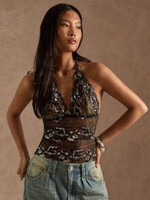 SHEIN BAE Parte superior de halter negro con cuello en V profundo y bloque de color floral de encaje para fiesta/club de mujeres, top para Año Nuevo 2026, blusas lindas para salir, tops de corsé para mujeres, tops Y2K, tops sexy, top de festival