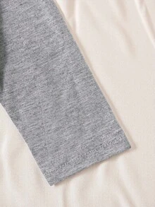 SHEIN Playful Pals Bộ quần áo sơ mi dài tay cổ tròn màu xám cho bé trai và quần kẻ caro tối màu, phong cách tối giản và gọn gàng, phù hợp cho các hoạt động ngoài trời, mua sắm và thường ngày, mùa xuân/thu - Màu xanh lam - Xem 9