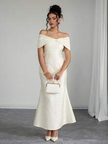 Rafferiza 女士优雅提花纹理露肩鱼尾长裙 - 杏色 - 查看 6