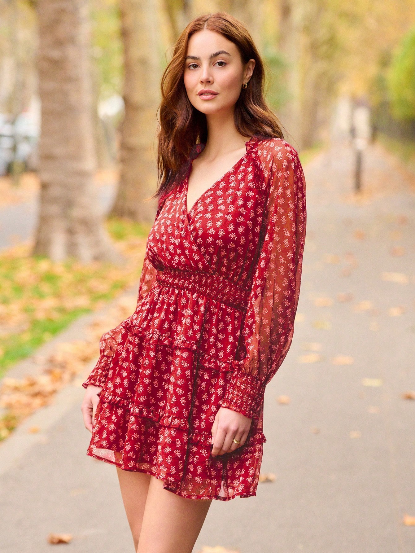 Vestido mini con estampado floral romántico y detalles de volantes para mujer en otoño e invierno