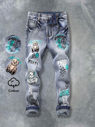 SHEIN Coolqubz 1pc Tween Boys Printed Stretch Denim Jeans, New Casual Street Style For School, Travel, Outdoor Wear! Classic Washed Blue Denim Fabric, Hand-Rubbed Craft + Letter Print Design, Personalized And Fashion, Regular Waistband + Button Fly, Easy To Put On And Take Off,Unisex