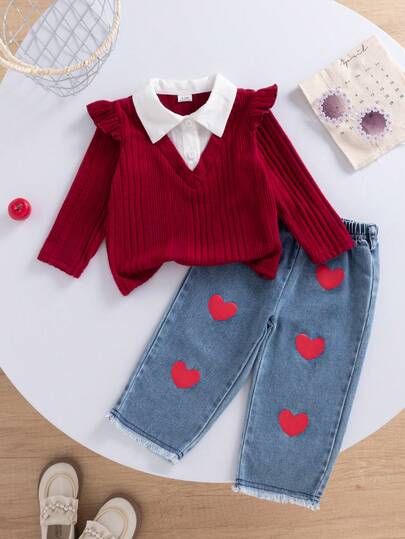 SHEIN 两件套女婴时尚甜美可爱红色罗纹二合一衬衫领装饰长袖上衣搭配蓝色牛仔印花红色爱心裤套装，适合街头、日常和拍照穿着。