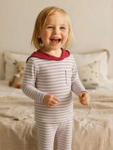 SHEIN 女婴套装，适合6个月至3岁，两件套，春季休闲日常宽松套装，长袖基本款连帽条纹上衣和长款简约条纹裤。 - 彩色 - 查看 4