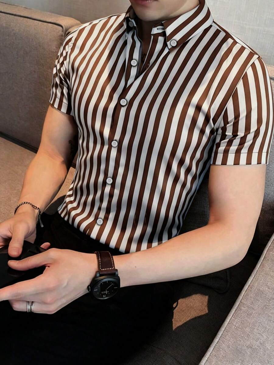 Manfinity Homme 男士条纹单排扣休闲/商务短袖衬衫 - 咖啡棕 - 查看 1