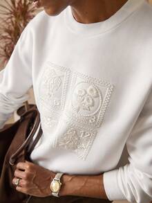 AKNOTIC 男士宽松圆领落肩长袖休闲镂空刺绣卫衣 - 白色 - 查看 2