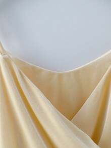 GlowEve 女士纯色侧打结时尚吊带天鹅绒背心 - 杏色 - 查看 5