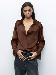 Maija Áo sơ mi nữ màu trơn chất liệu satin poplin, tay dài, vai rớt, cài một hàng khuy, có túi, dáng rộng, phù hợp cho công sở, đi làm, làm giáo viên, hoặc các dịp trang trọng khác như Giáng sinh, tiệc năm mới, tiệc cưới, áo khoác ngoài cơ bản màu nâu, áo kiểu thanh lịch cho nữ. - màu nâu - Xem 4