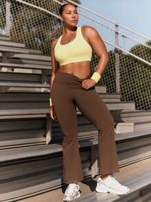 GLOWMODE FeatherFit™ 多交叉肩带可调节搭扣后背运动文胸，适合低强度运动、瑜伽、日常穿着，可拆卸胸垫 - French Vanilla - 查看 7