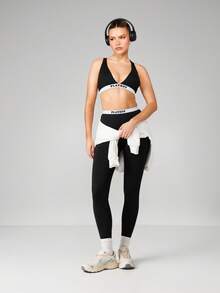 Missguided x Playboy Logo 贴条深 V 领露背压缩支撑运动文胸 - 黑色 - 查看 3