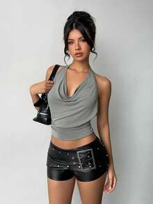 Aloruh 女士新款高街休闲性感优雅前卫Y2K风通勤外出约会铆钉巨型扣黑色PU紧身超低腰超短裤 - 黑色 - 查看 6