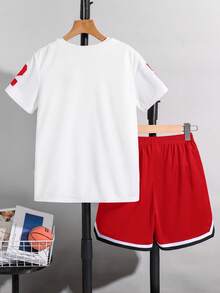 SHEIN 2件套男童休闲运动学院风街头可爱度假开衫棒球夹克套装，适合儿童穿着，幼儿男童服装，返校季，男童套装，适合生日派对、晚宴、演出、婚礼、洗礼、开幕式、日常穿着、学校、旅行、运动、春夏季节。 - 紅色 - 查看 3