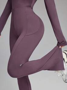 Innovista 女士必备纯色运动连体裤，内置胸垫，可拆卸胸垫，拉链设计，弹力十足，适合瑜伽、健身等运动场合，露背镂空透气，秋季运动提臀，简约日常休闲运动服，办公穿着皆宜。 - 紫色 - 查看 3