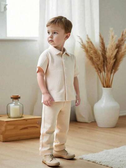 SHEIN Playful Pals 2pcs/Set Young BoyTextured Jacquard Short Sleeve Shirt And Pants, Boys' Shirt Outfit, Suitable For Daily Wear, New Arrival