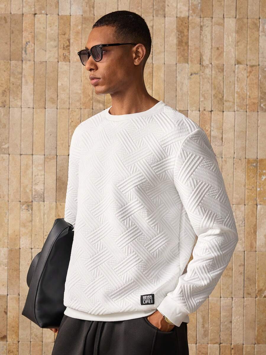 AXEPEAK Sudadera de cuello redondo de manga larga blanca con parche con letra, para regalos a amigos, esposo, novio, edición de ropa urbana, para otoño e invierno - Blanco - Ver 1