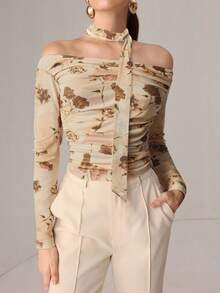 Modelyn Áo thun lưới mỏng dệt kim in ruy băng gợi cảm mùa thu - Màu be - Xem 3