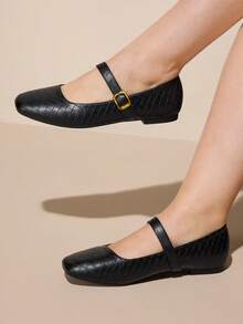 CUCCOO CURVES Women's Casual Versatile Commuting Simple Wide Fit Flats For Christmas - Black - View 1