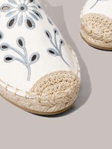 Styleloop Women's Flat Slip-On Shoes, Boho Style, Retro American, Bohemian, Western, Music Festival, Party Outfit