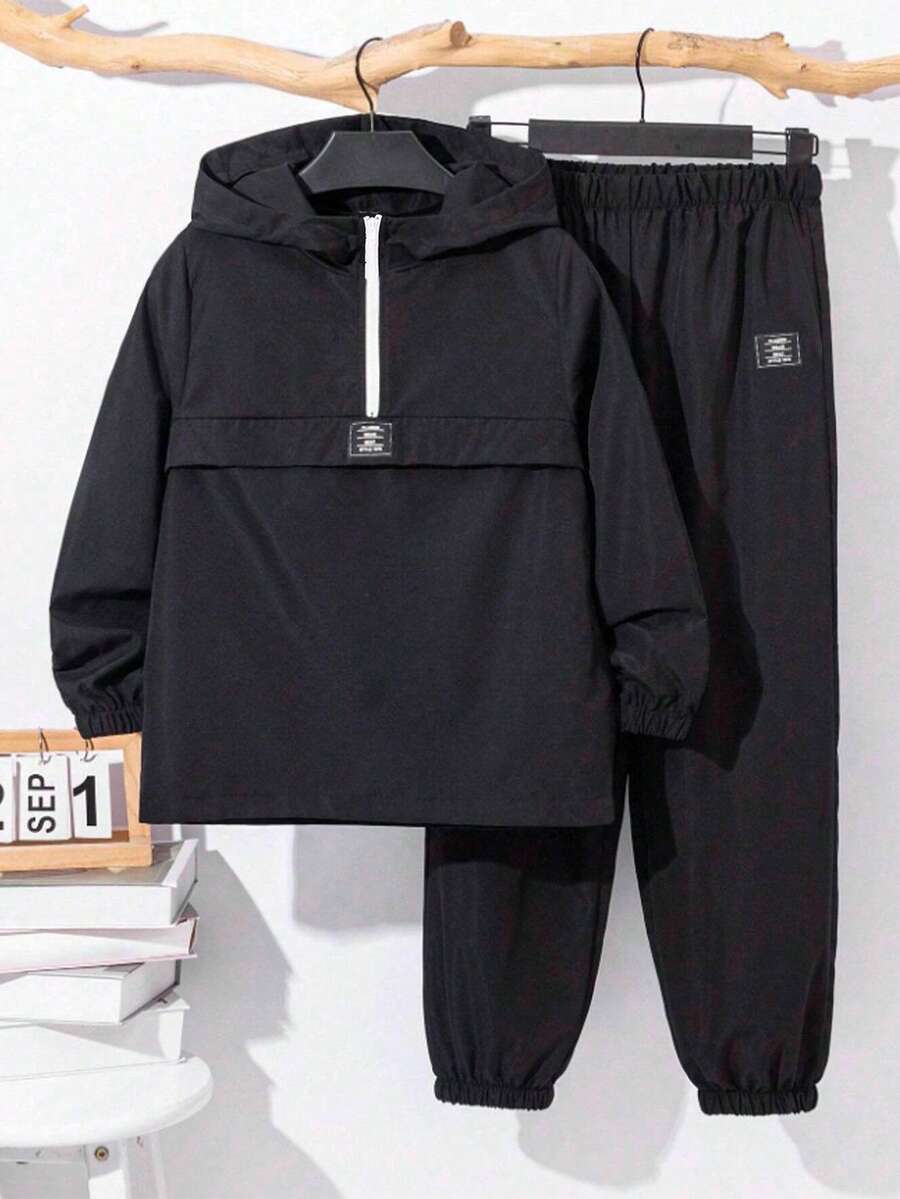 SHEIN 青少年男孩運動套裝,夏季街頭風畢業返校半拉鍊連帽外套與抽繩長褲,休閒純色運動服 - 黑色 - 查看 1